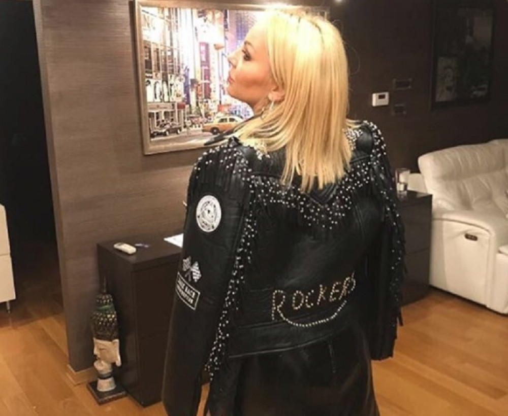 Naša popularna pevačica dugo je ćutala o TRUDNOĆI, a sada je otkrila sve detalje