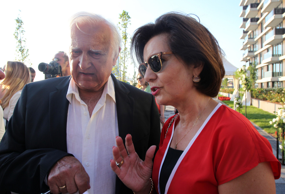 Vasiljevići se bave POLJOPRIVREDOM, i kupili su stan u "Beogradu na vodi", a sada otkrivaju i ZAŠTO!