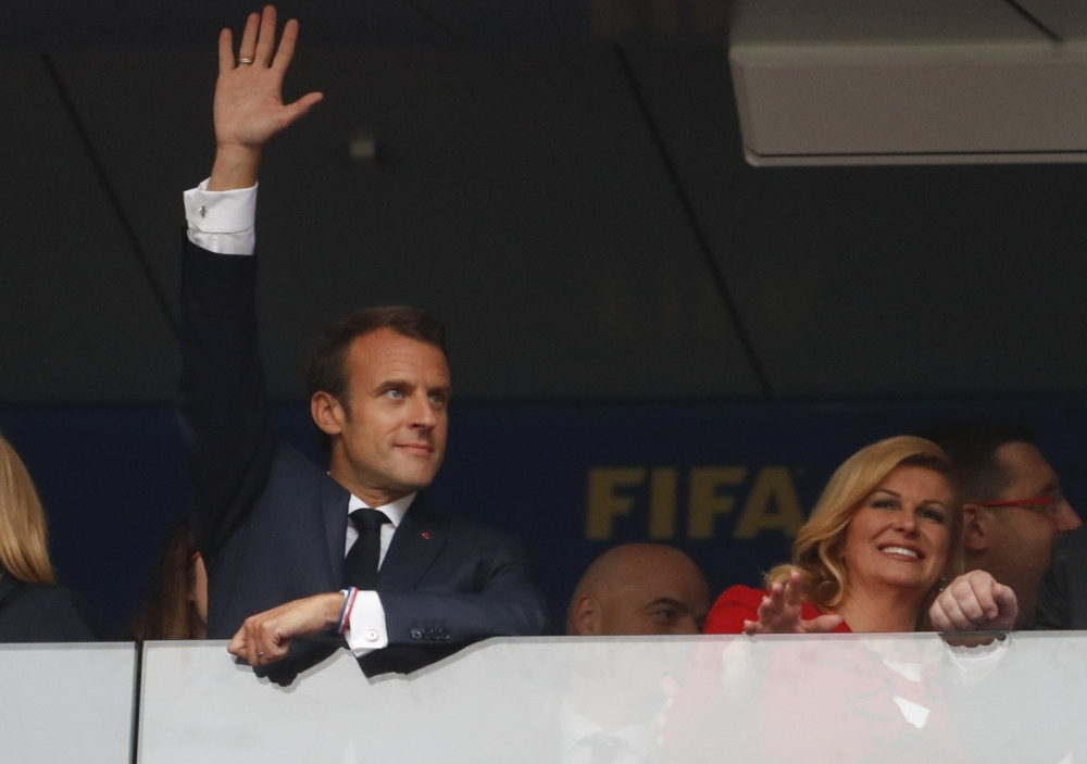 Makron hteo TRIPUT da poljubi Kolindu! Neverica na kraju finala! Ona se POTRESLA!