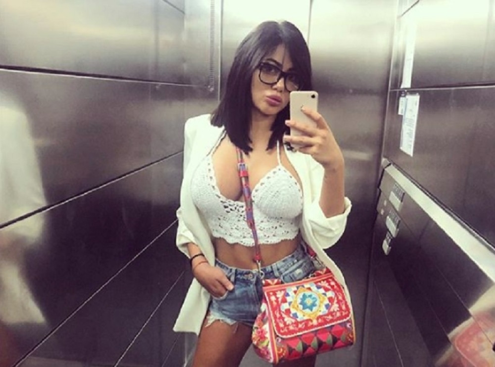 DA JE PEŠKIR SKLIZNUO, PAO BI INSTAGRAM Cica Tamara Đurić mami na greh se*si fotkom! (FOTO)