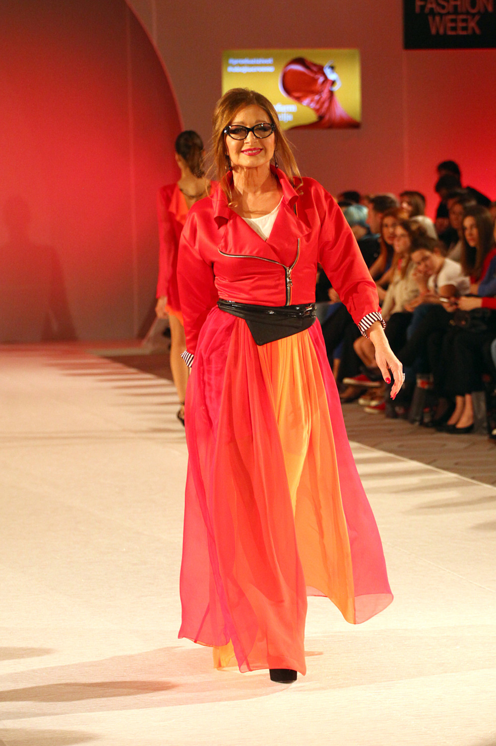 Srpska glumica se skinula u SEDMOJ deceniji, mnogi će joj POZAVIDETI na izgledu!