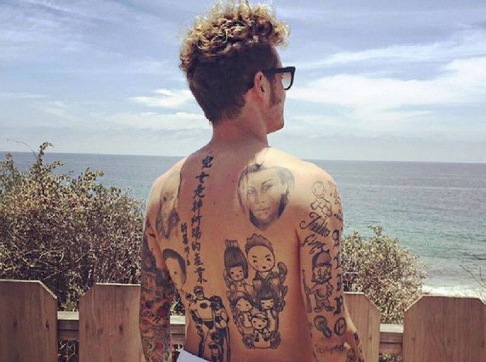 Slavni fudbaler ima SEKSI ženu, PRELEPU decu i NAJLUĐE tetovaže koje ćete VIDETI (FOTO)