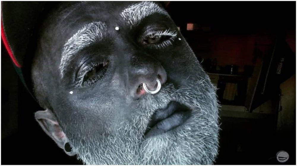 Da li se USUĐUJETE da vidite kako ovaj čovek izgleda? Adam je ODSTRANIO pojedine DELOVE TELA, a sada i POLNI ORGAN!