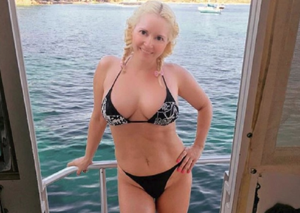 ŽENO, NE BLAMIRAJ SE VIŠE! Maja Nikolić nikako da nauči da koristi fotošop! Iskrivila sve oko sebe!