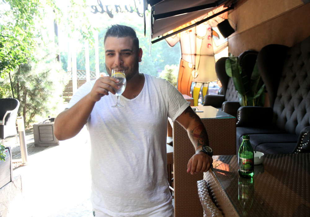 DARKO LAZIĆ IMAO 1,39 PROMILA ALKOHOLA U KRVI Pevač vozio pijan, nije bio vezan a vozačka mu oduzeta pre 5 godina!