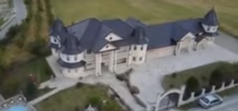 NAJLUKSUZNIJE SELO NA SVETU nalazi se u Srbiji, kada budete videli kako izgleda OSTAĆETE BEZ TEKSTA! (VIDEO)