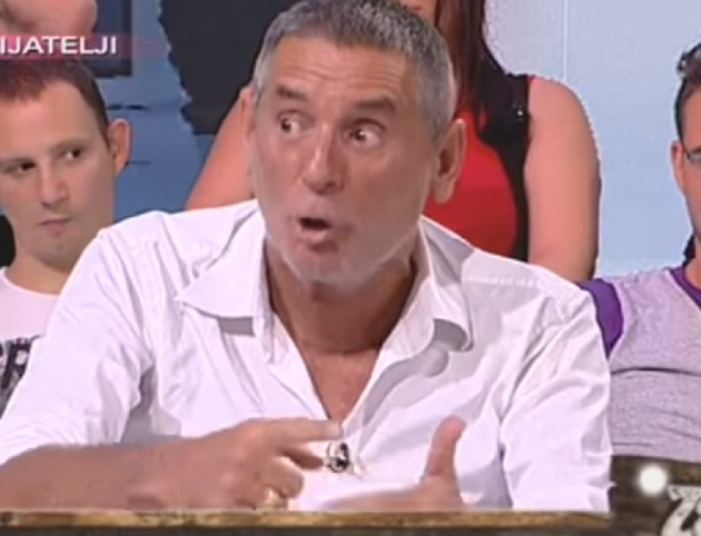 Lepi Mića TERAO devojke da se skidaju, piju i rade GNUSNE stvari!