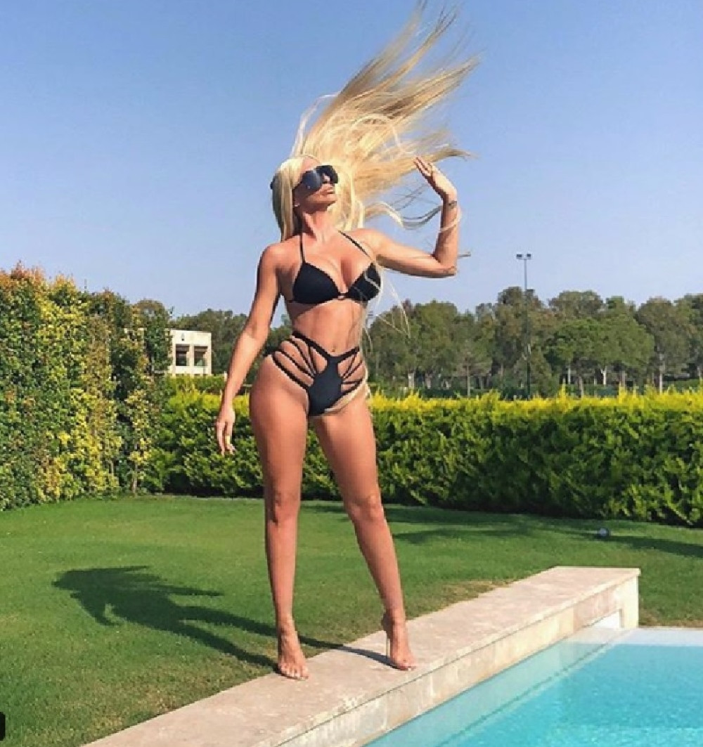 Srpske pevačice na plaži PRŠTE OD SEKSEPILA, ali kojoj najbolje stoji bikini? (ANKETA)