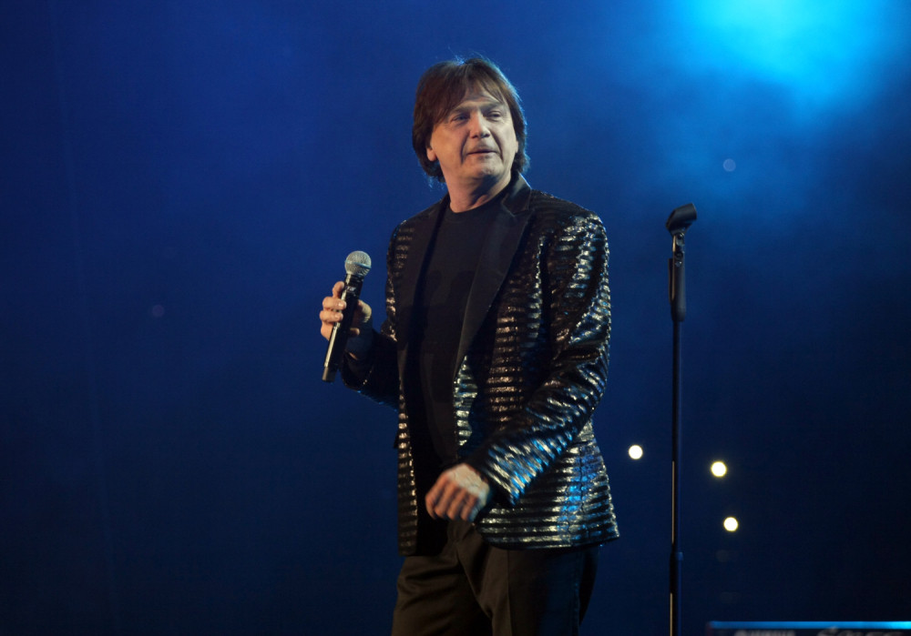 ISTINA JE PORAŽAVAJUĆA Svi su ubeđeni da Zdravko Čolić zarađuje milione, a evo koliko je dobio prošle godine!