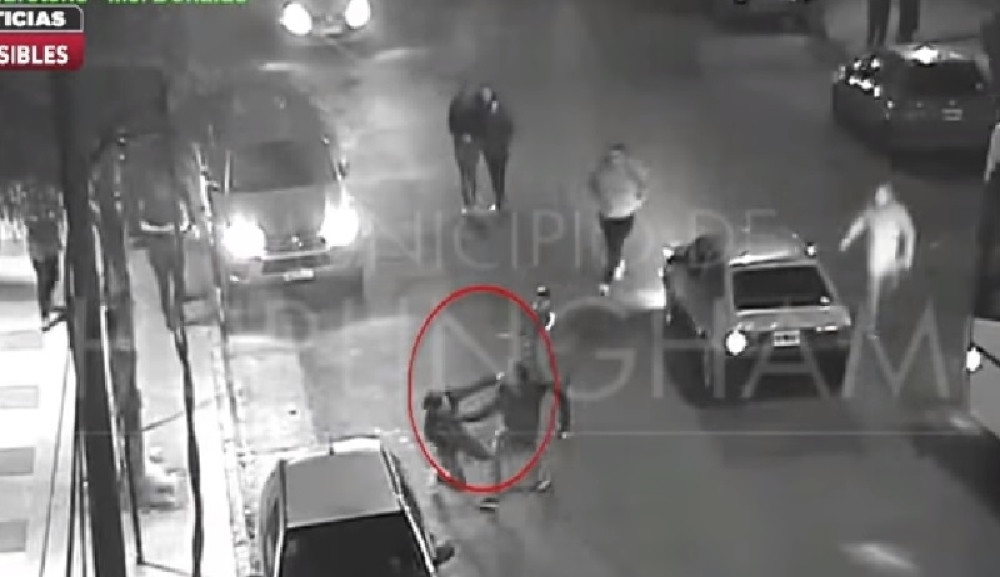 Fudbaler na NAJSVIREPIJI MOGUĆI NAČIN UBIO nožem golmana ispred noćnog kluba! (VIDEO)