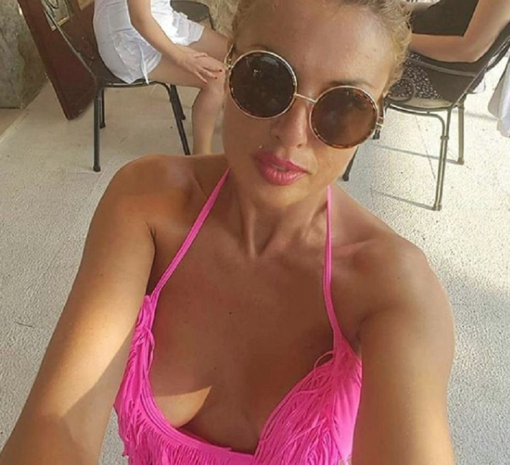 Bila je voditeljka GOLIH VESTI, ceo region je brujao o njenim nagim fotkama, a onda je promenila život iz korena! (18+)