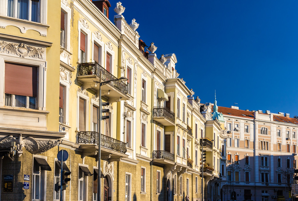 Beograd slavi oslobođenje, vijore se zastave, defiluju uniforme, pogledajte šta se trenutno dešava na trgu! (VIDEO)
