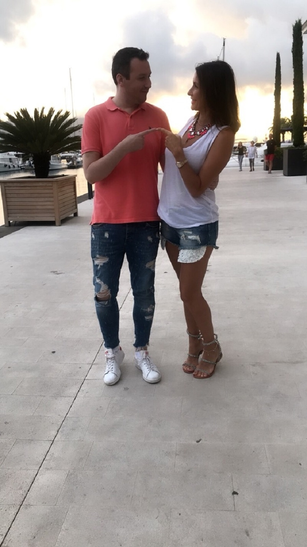 NE SKIDA OSMEH S LICA: Evo koga ljubi Sneki Daki na plaži