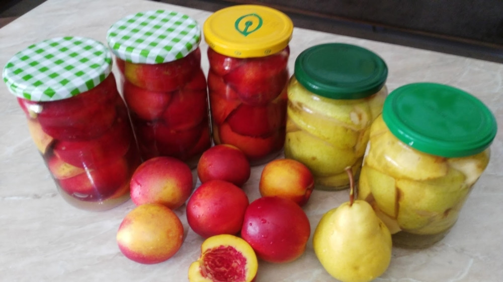 Evo kako napravite kompote koji će vas zimi grejati sećanjima na leto!