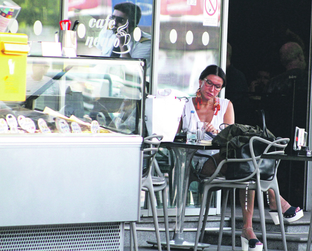 Sneki, gde su udvarači?!