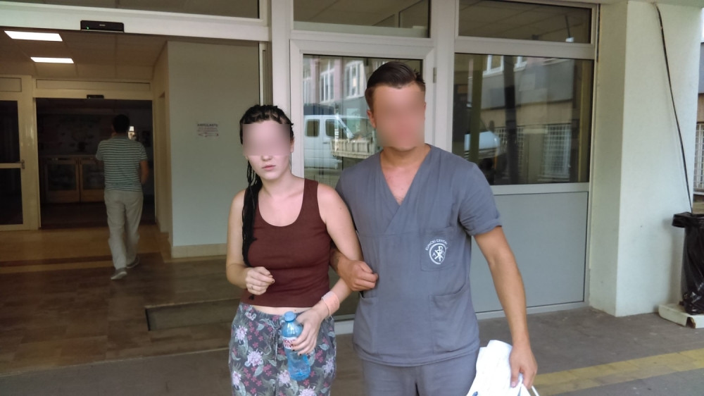 Skočio je i tri puta me ubo, šiknula je krv... Jezive scene!