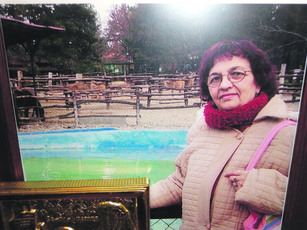 SUMNJA U ZVANIČNU VERZIJU SMRTI SVOJE MAJKE: Ubio ju je „trodon“, a raspala se pre obdukcije?