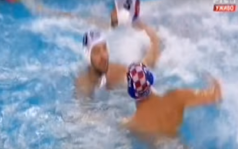 Pogledajte kako je HRVAT Fatović udario Filipovića PESNICOM U GLAVU! (VIDEO)