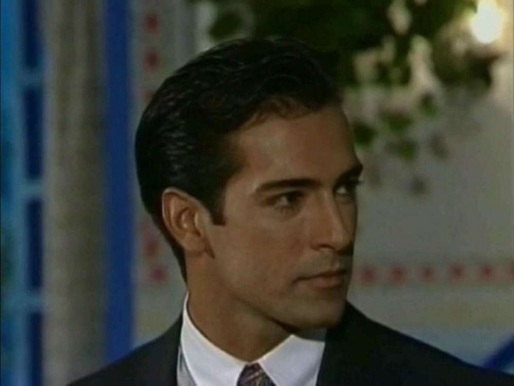 Nek mi se javi neka Srpkinja plavih očiju... Glumac iz serije Ljovisna danas ima 45 godina i traži ženu iz Srbije!