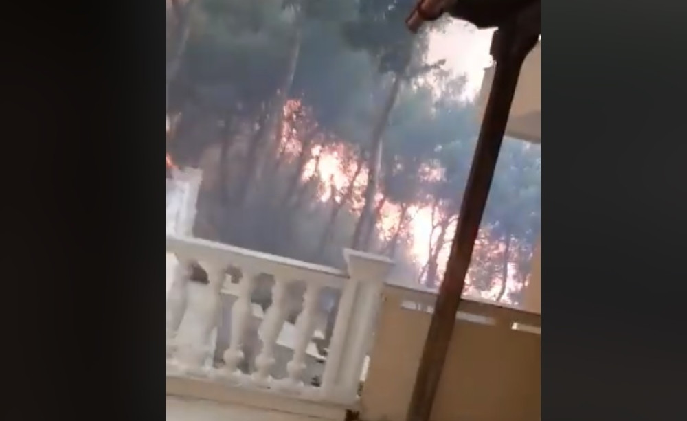 Stajao usred požara i snimao kako sve gori, nikom nije jasno kako je preživeo!