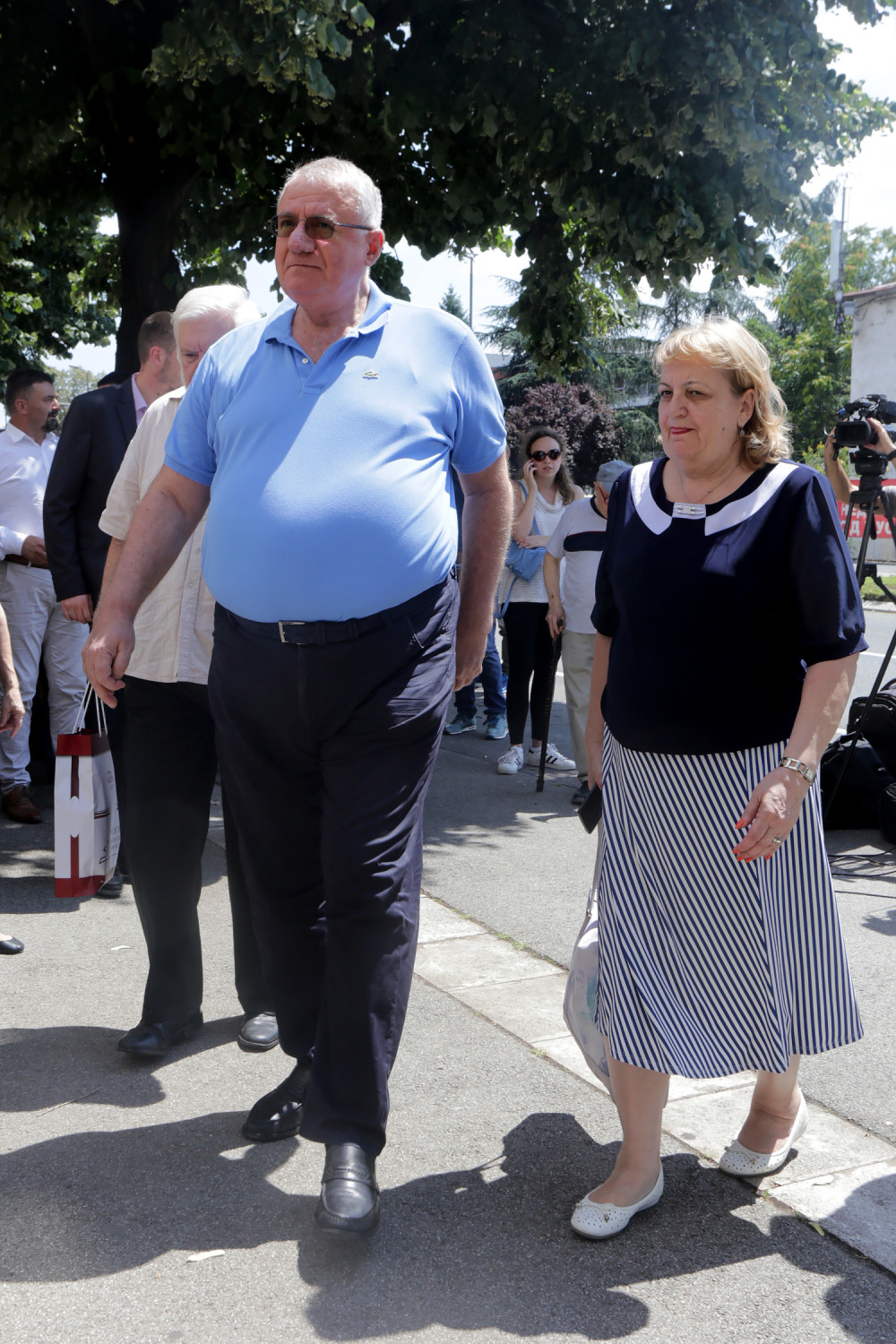 Svi ste se zgrozili zbog tvita Vjerice Radete, a Šešeljevo objašnjenje će vas OSTAVITI BEZ TEKSTA!
