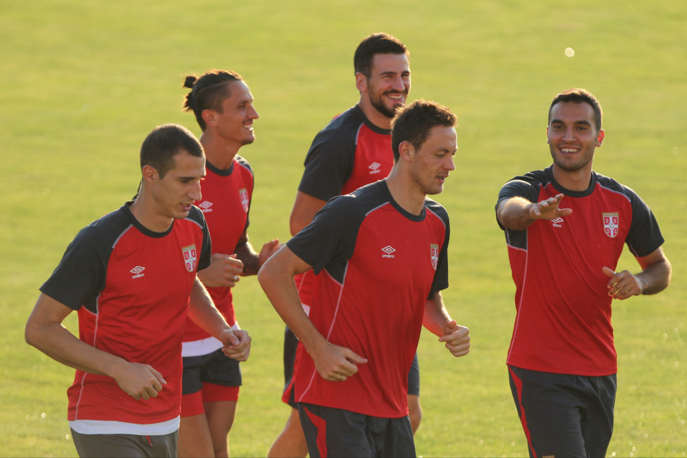 ON JE POMOGAO MALOM DUKIJU U POSLEDNJEM ČASU Udala se za našeg najplaćenijeg fudbalera sa 17 godina, kad nije imao ništa, evo kako ona izgleda (FOTO)