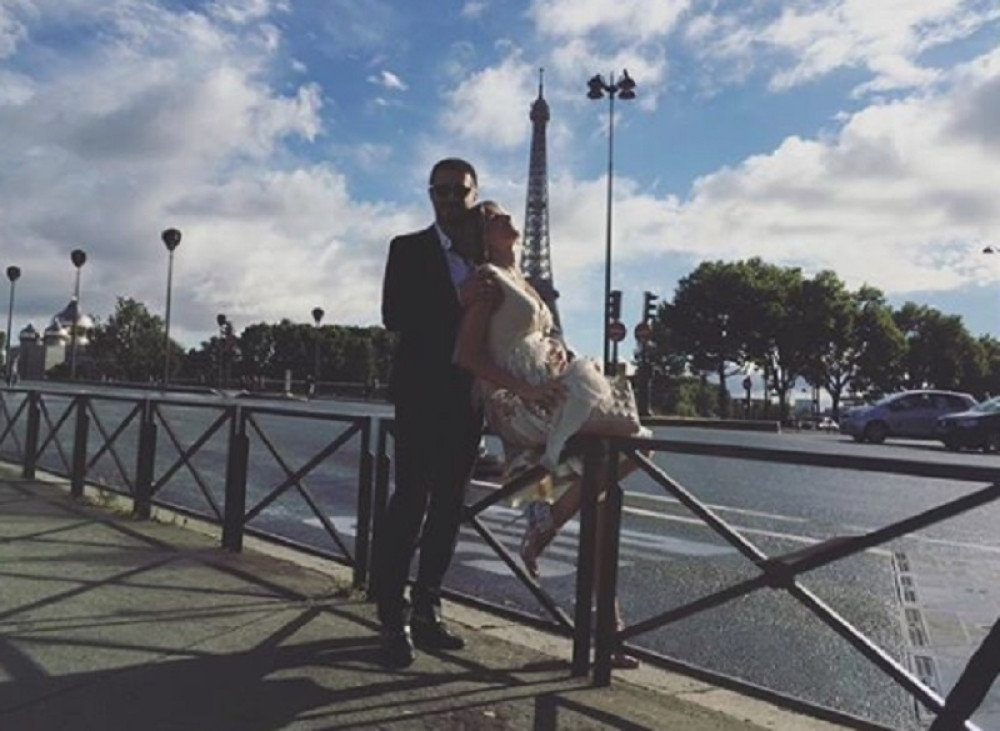 SANJU PAPIĆ TUŽNA VEST SAČEKALA U HRVATSKOJ: Trebalo je da slave godišnjicu braka, a neposredno pre ubistva Miše Ognjanovića objavila sliku s njihovom ćerkom!