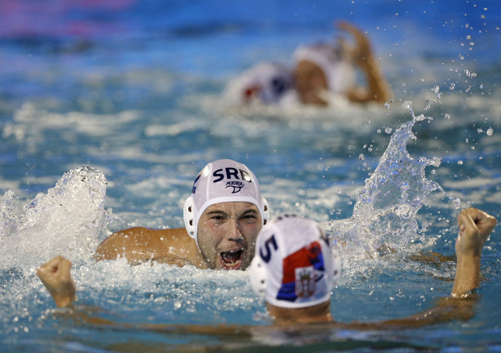 Čestitali Vučić, Brnabić, Udovičić...