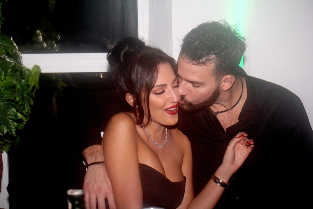 Danas su najpopularniji par na našoj estradi, a evo kako su se  SMUVALI Aleksandra Prijović i Filip Živojinović!