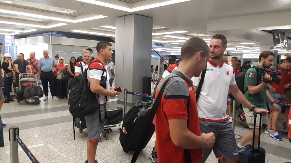 Zvezda ODLETELA za Litvaniju, igrači kažu: Nije izlet! (FOTO)