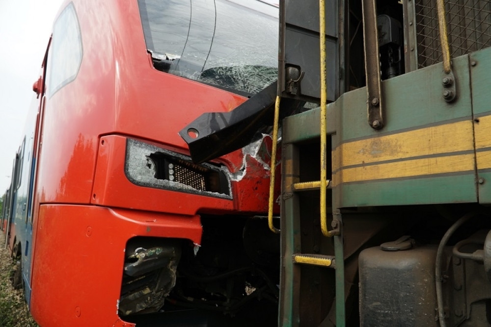 U Ripnju došlo do sudara voza i mašine ZBOG KRAĐE GORIVA?!