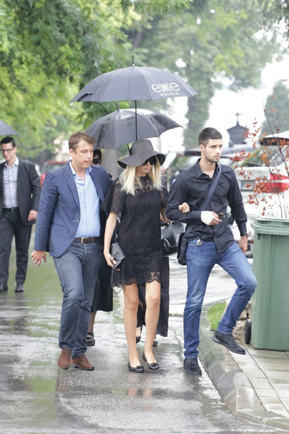 Sanja Papić, udovica ubijenog advokata Miše Ognjanovića, pobegla sa ćerkicom jer STRAHUJE ZA ŽIVOT!