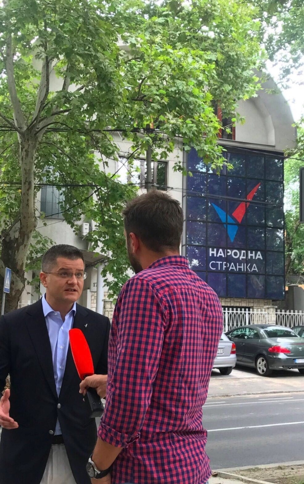 Vuk se uselio u vilu na Dedinju!