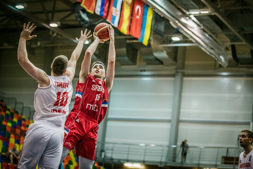 Crnogorci pet sekundi pre kraja vodili PET RAZLIKE, a ONDA ih je Srbija PREGAZILA!