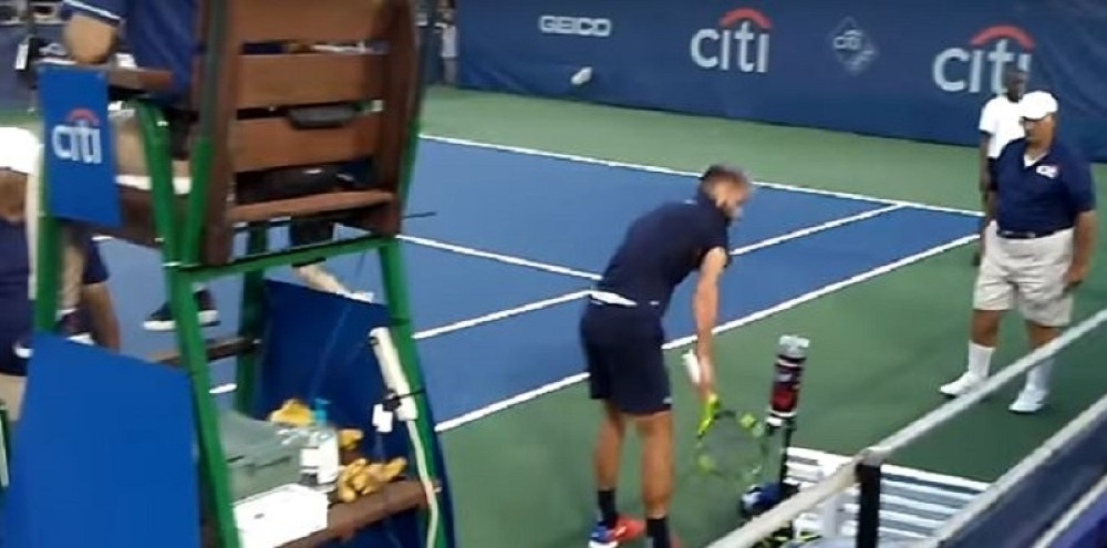 Ovako ni NOVAK ne lomi rekete! Francuz je PODIVLJAO na terenu i razneo ga! (VIDEO)