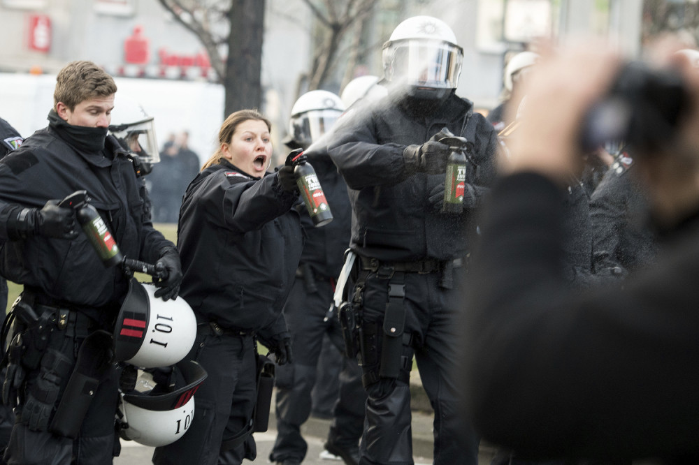 Švajcarski HULIGANI pretukli navijače bratskog kluba Partizana! (FOTO)