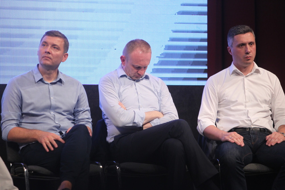 "Savez za nasilje i silovanje" govori o pretnjama neistomišljenicima, a prijatelji im prebijaju žene!