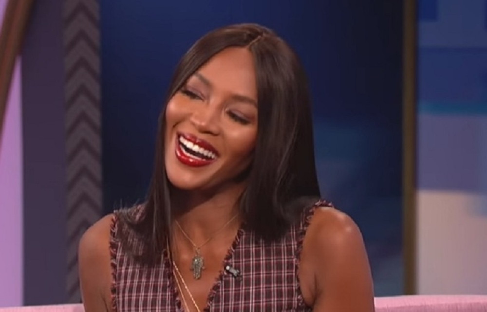 Vozila se gradskim prevozom potpuno gola: Kao od majke rođena, ostavila sve bez reči! (FOTO18+)