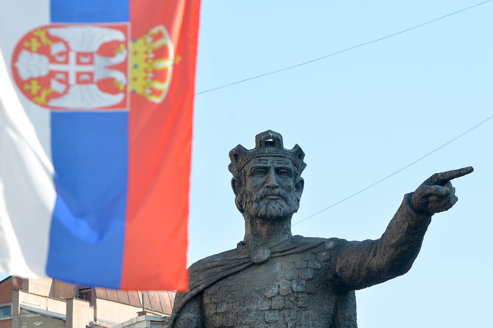 INSPEKCIJA U JUŽNOJ MITROVICI: Sve srpsko sklanjaju sa rafova!