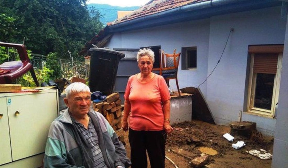Baka Ljilju odnela bujica, poplava joj uništila kuću u kojoj je živela 70 godina!
