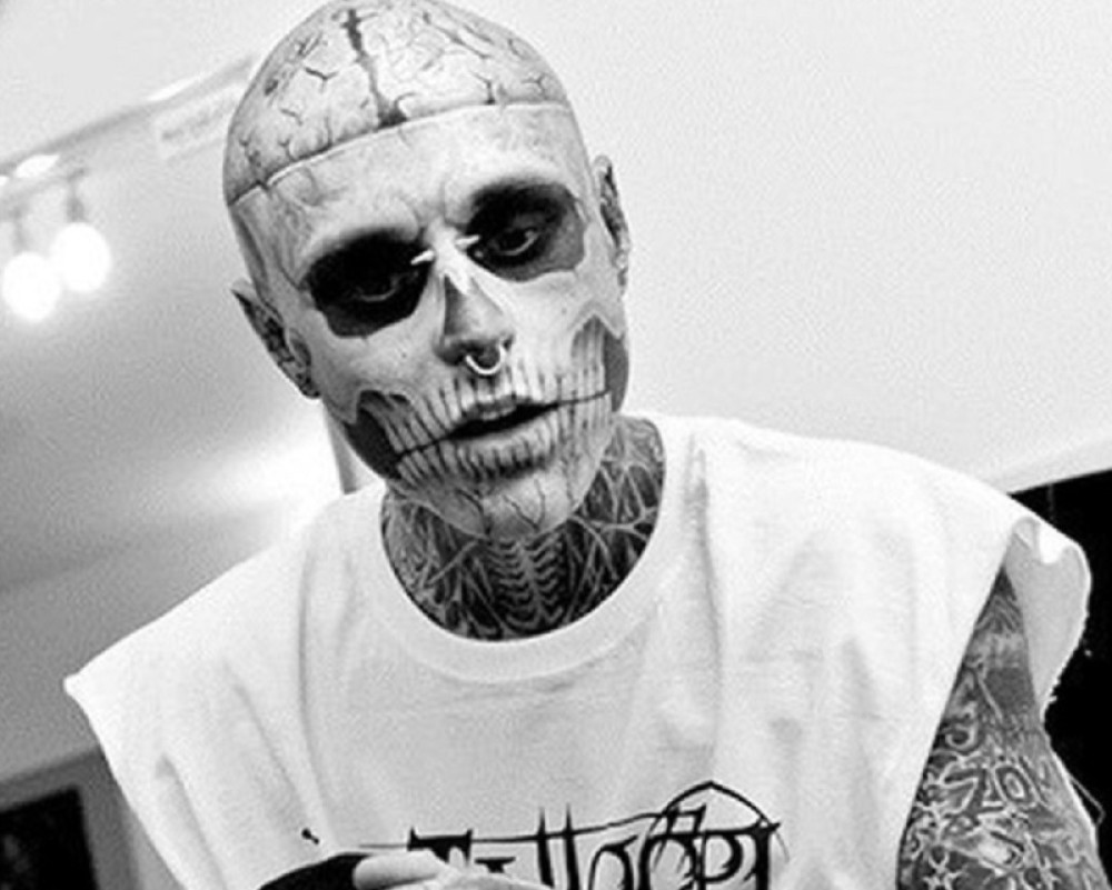 SMRT ZOMBI DEČKA POTRESLA SVET: Policija tvrdi da je skočio sa terase, a porodica OTKRIVA ŠOKANTNE DETALJE