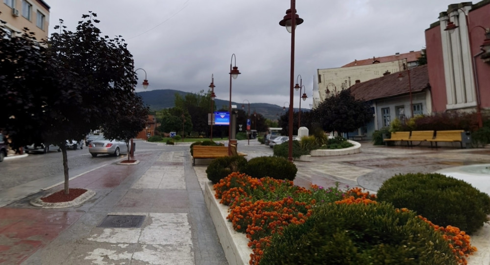 Dečak (4) PREGAZIO ČOVEKA, pa se kolima zakucao u pumpu!