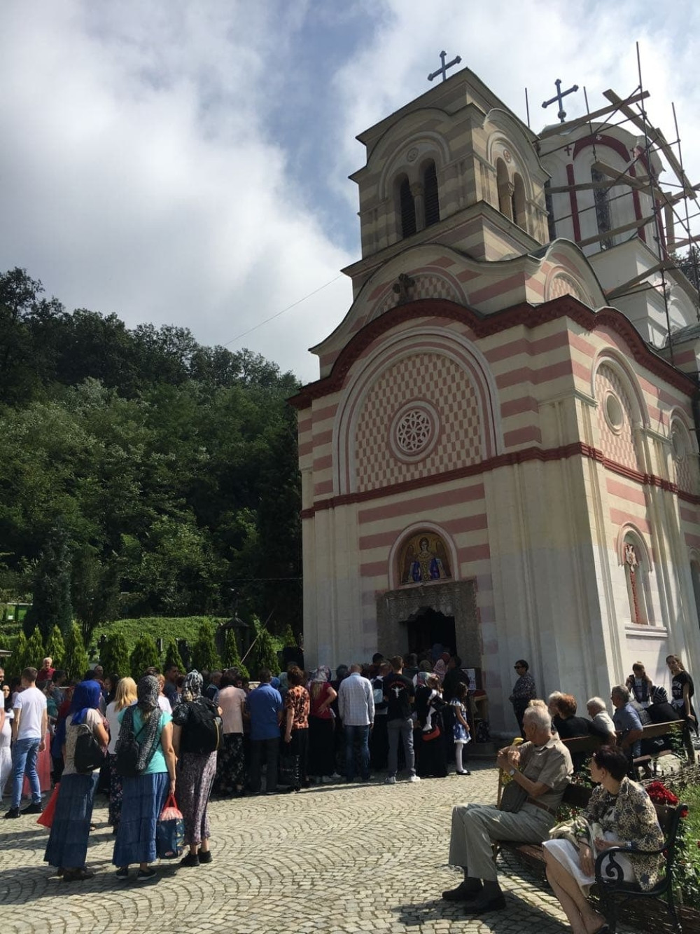 Majka se molila Svetom Zosimu dok joj je sin bio u komi, pogledajte šta je usledilo u tom trenutku