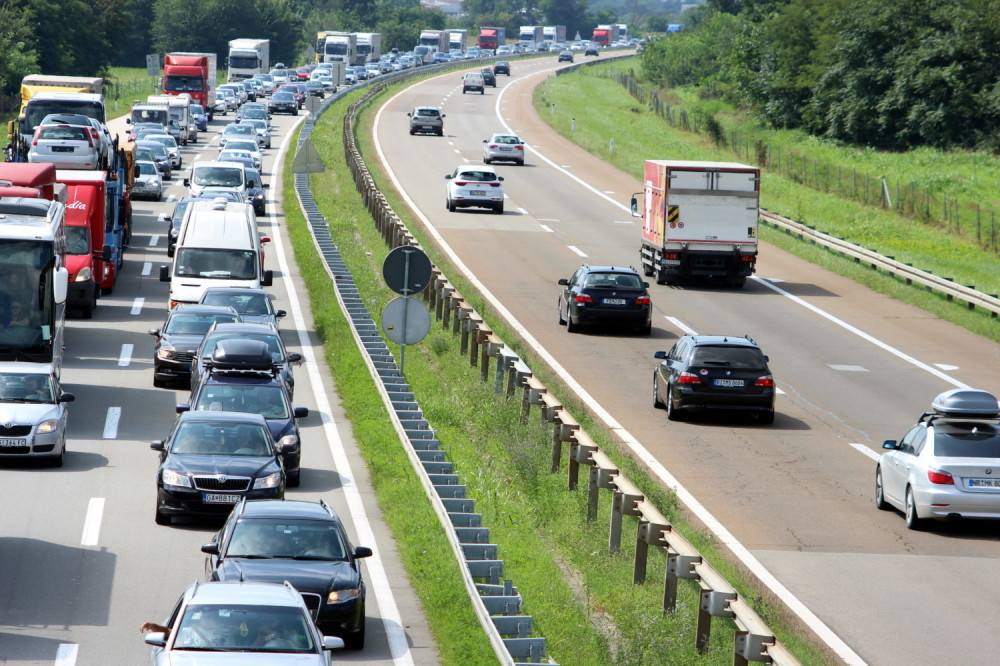 Vozači od danas pod MIKROSKOPOM, ako vas zaustavi policija za ove tri stvari vam ODMAH SLEDI KAZNA!