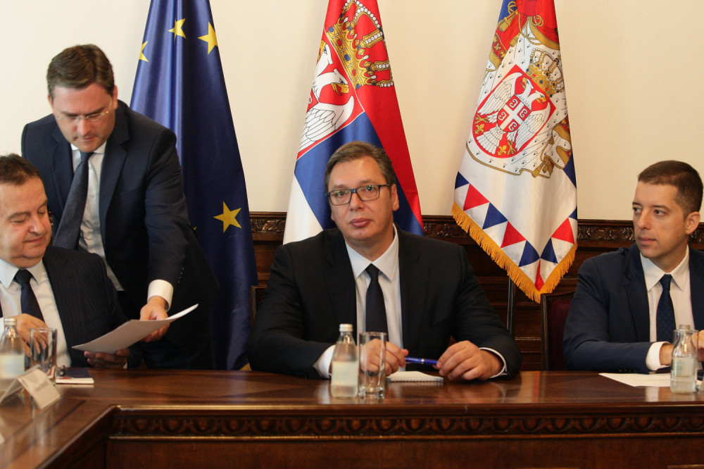 Nećete verovati šta su Crnogorci poklonili Vučiću (FOTO)