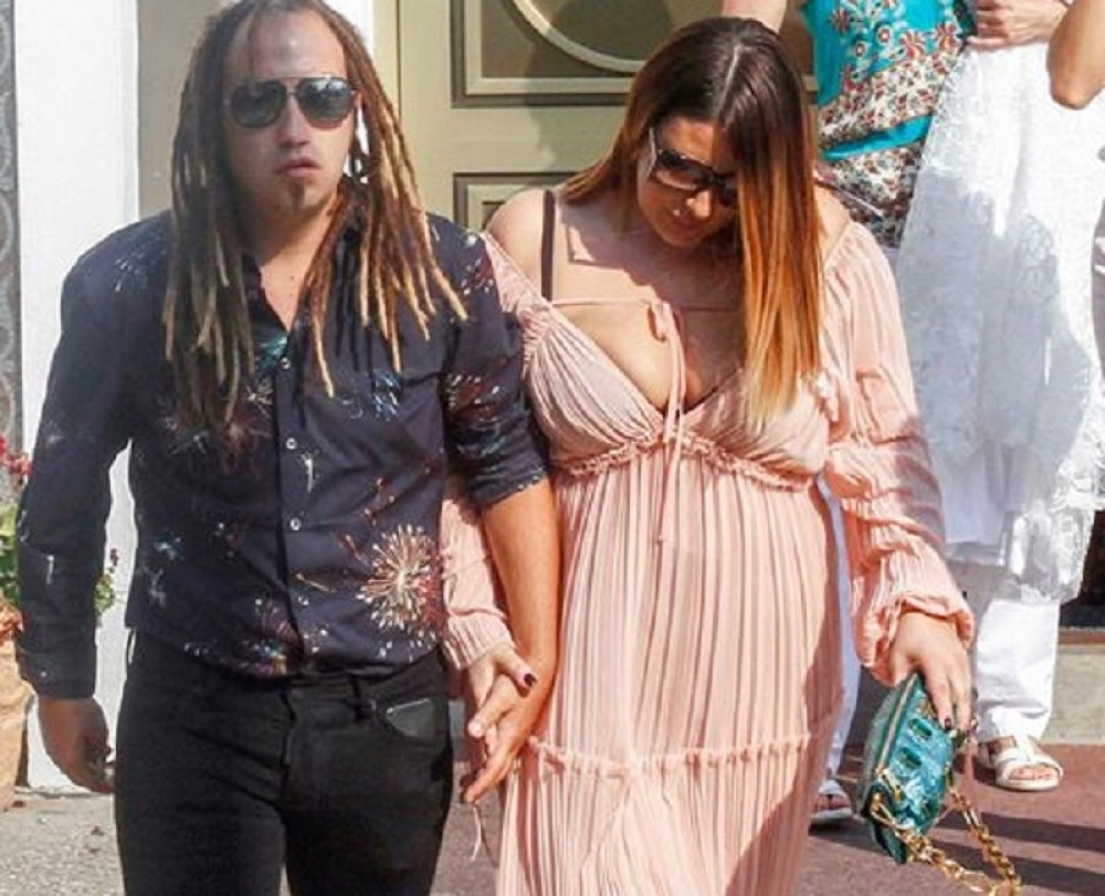 KRŠTENJE NA ČUKARICI: Ana i Rasta u prisustvu porodice i prijatelja krstili ćerku Taru!