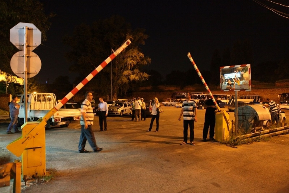 Opasan prevarant otima novac u Gospodar Jevremovoj, čuvajte se ako ovde DOLAZITE KOLIMA