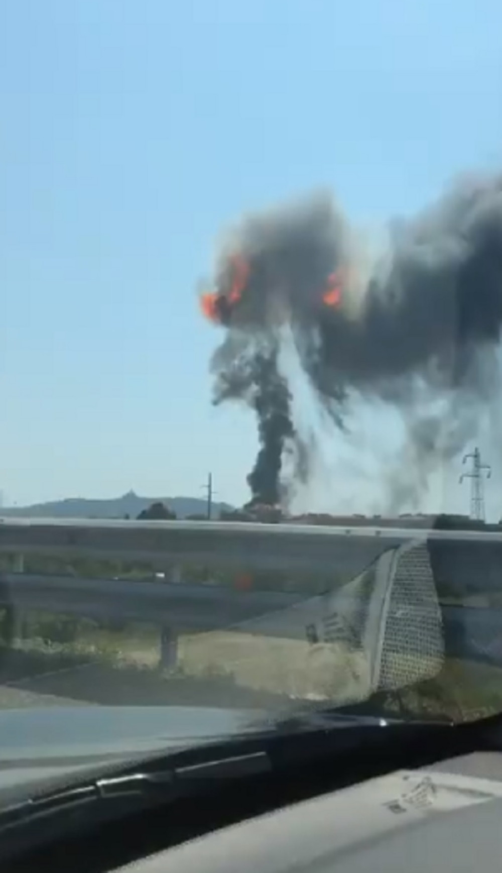 Stravična eksplozija na aerodromu! (VIDEO)