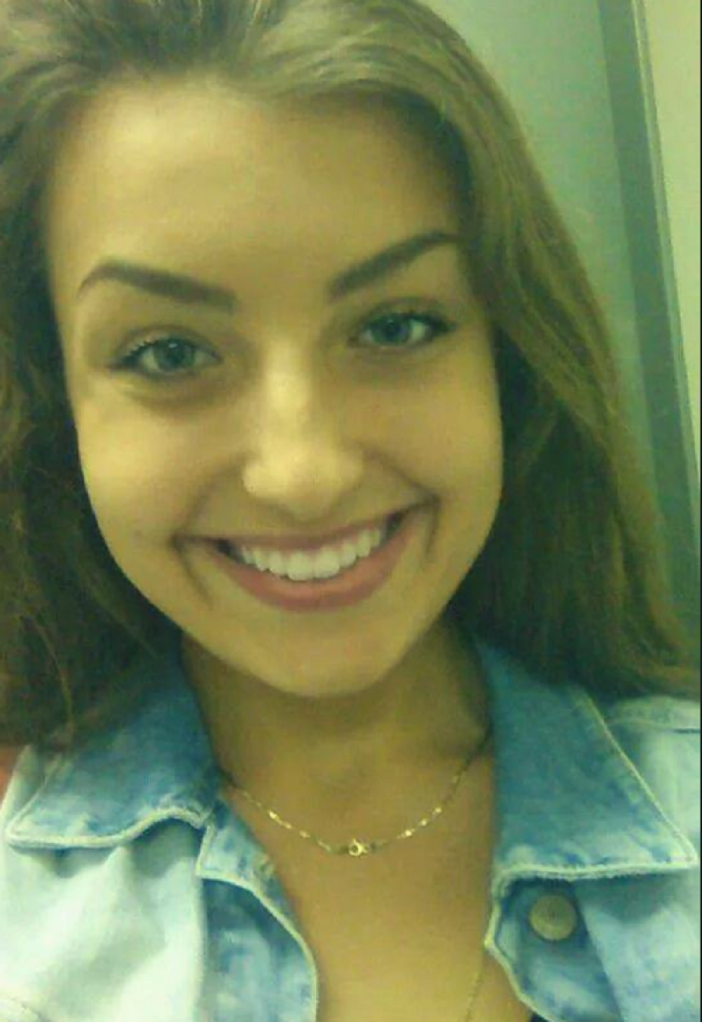 Dok su Aleksandru spuštali u raku majka plakala, scene sa groblja kidaju dušu