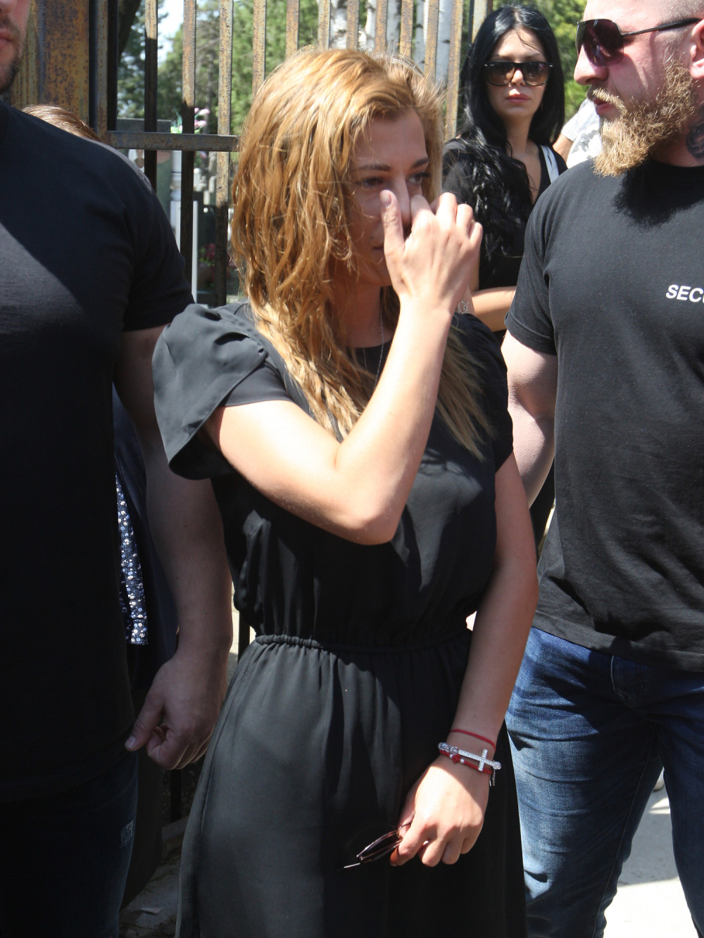 ZBOG OVIH PROZIVKI KIJI NEĆE BITI DOBRO: "Imaš harizmu žabe i privlači te miris balege...Treba da si zahvalna Luni!"